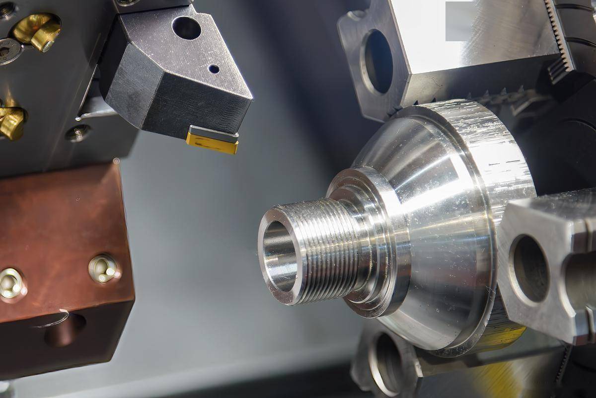無縫鋼管軸套加工刀具選型實戰指南:硬質合金刀vs陶瓷刀效能全解_mm_a